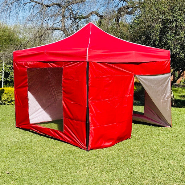 Toldo 3x3 Rojo con 2 paredes de ventanas 1 lisa y 1 zipper Marca MrToldo